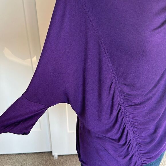 Flats & Heels Asymmetrical Top - Picture 3 of 7